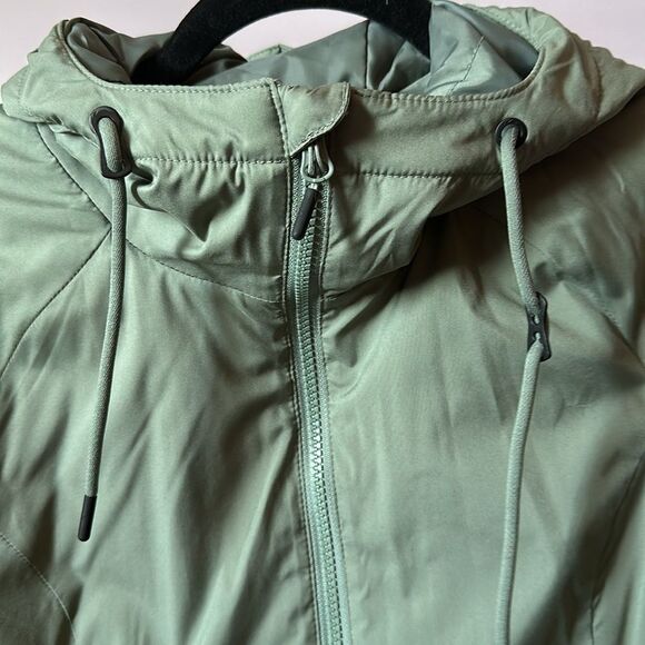 McKINLEY Women's Morras Insulated Windbreaker Jacket - Picture 2 of 10